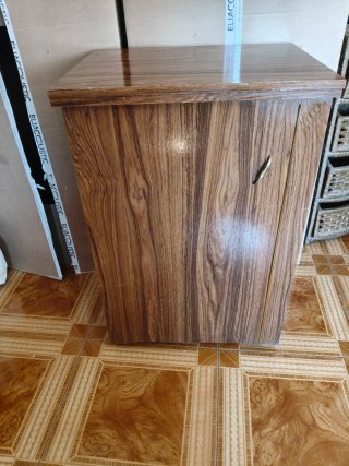 Mesa máquina de coser con almacenaje