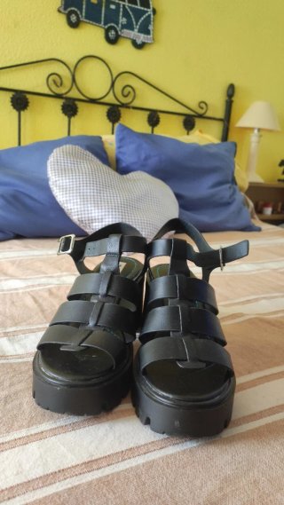 Sandalias Mustang Negras Plataforma