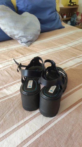 Sandalias Mustang Negras Plataforma