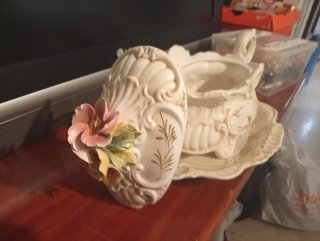 Sopera de porcelana con plato