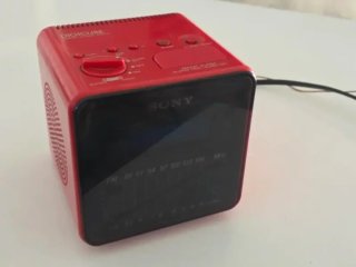 Radio despertador Sony Digicube rojo vintage