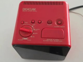Radio despertador Sony Digicube rojo vintage