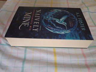 Naively Mine. Ingenuamente mio - A.J. Foster