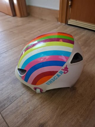 Casco infantil arcoíris