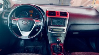 Toyota Avensis 2012