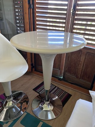 Conjunto Mesa y Silla Blancas Retro