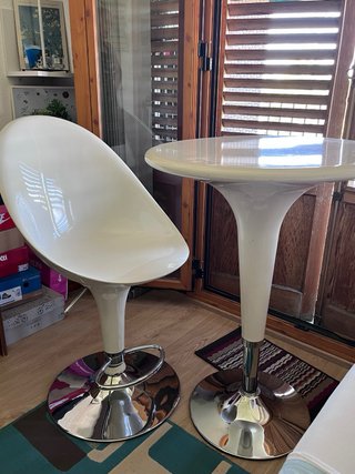 Conjunto Mesa y Silla Blancas Retro