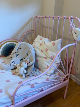Cama extensible Minnen Ikea Rosa con somier