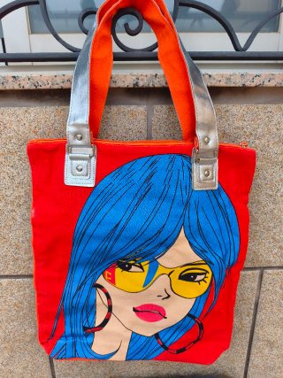 Bolso de tela con estampado de chica