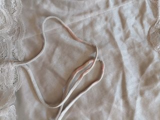 Camiseta de tirantes con encaje