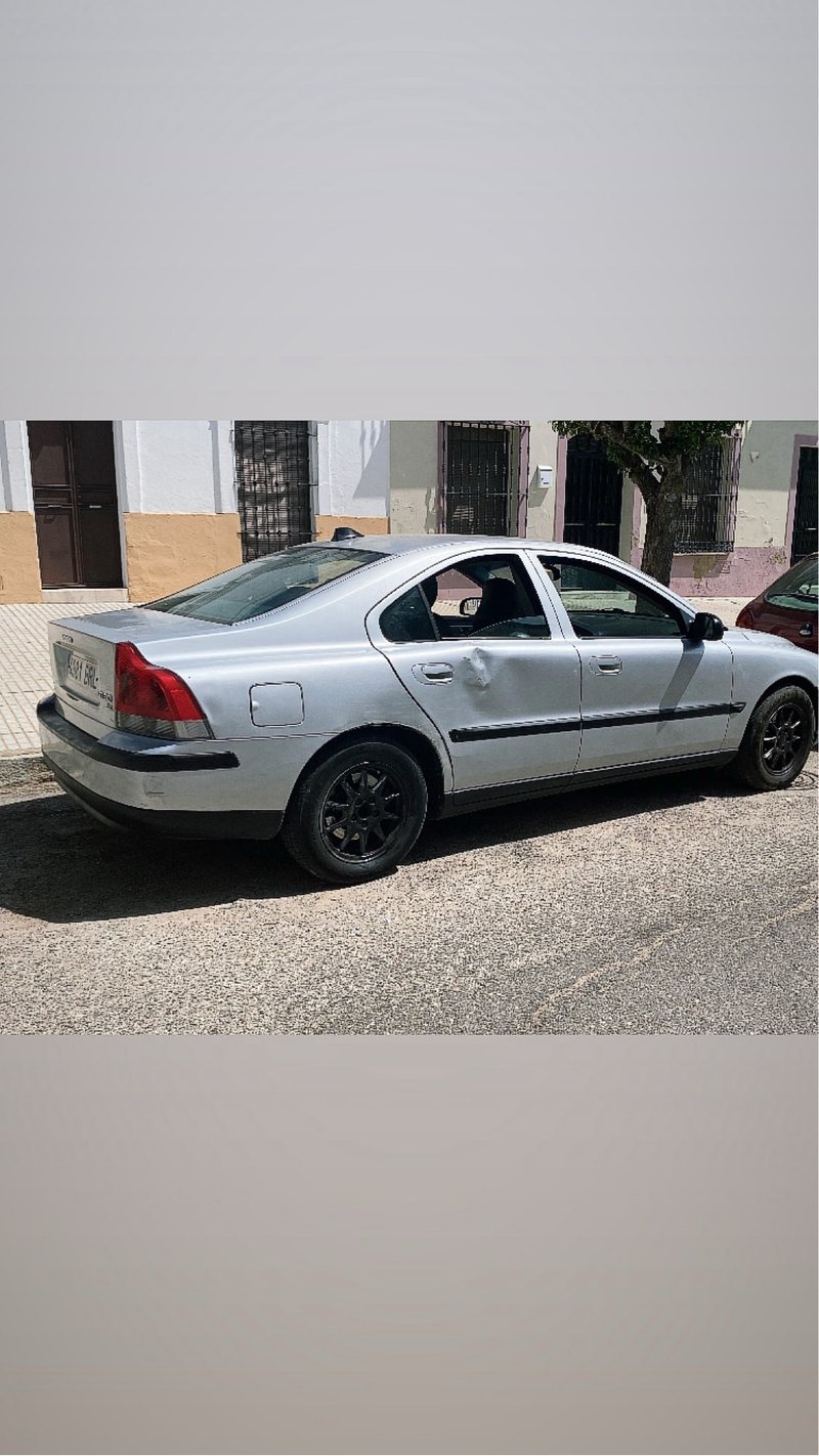 Volvo S60 2001 - foto 1