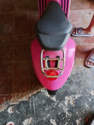 Moto Eléctrica Vespa Rosa Scooter