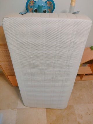 Cuna bebé marca MICUNA blanca 120x60 + colchón