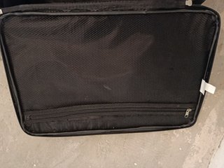 Maleta de viaje Embark negra y gris