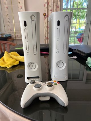 2 Xbox 360 Blancas + Mando (1 Funciona)