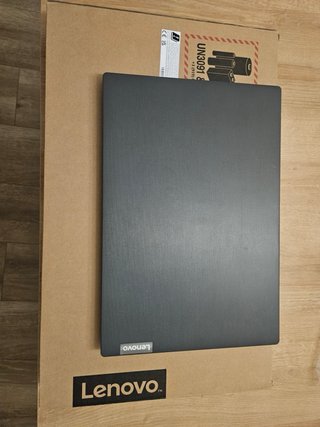 Portátil Lenovo V15-IGL 15,6” 8GB RAM 256GB SSD