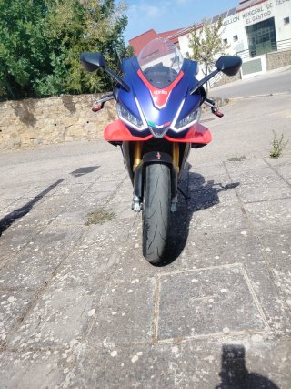 Aprilia RSV4 Factory 2022 Azul/Naranja/Rojo