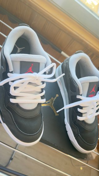ZAPATILLAS JORDAN, NIKE Y UNDER ARMOUR PARA NIÑO.