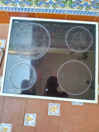 Cocina blanca con horno