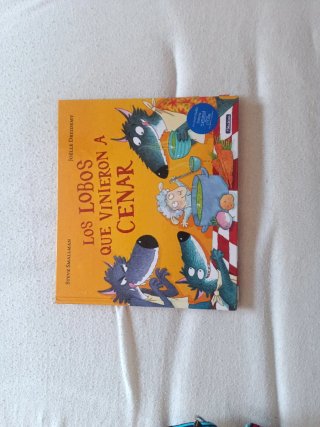 Saga de libros  la ovejita que vino a cenar.