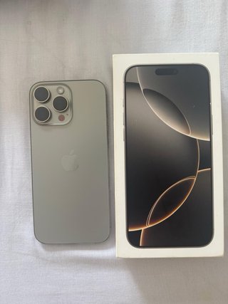 iPhone 16 Pro Max Gris/Plata