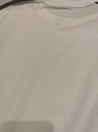 Camiseta Nike Air Fit Sport Blanca y Negra
