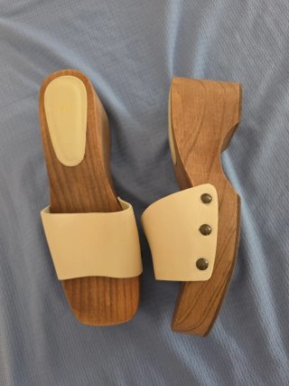 Zuecos Zara Madera Beige Talla 40