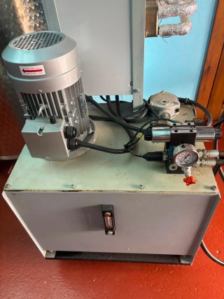 Prensa hidráulica para vino