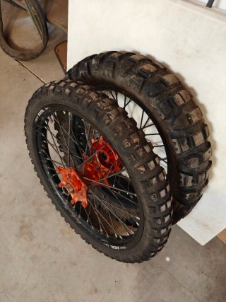 KTM 890 Adventure R(2023)-Full Preparación/Extras