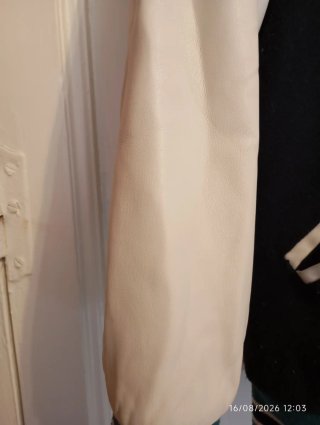 Chaqueta Zara estilo Varsity