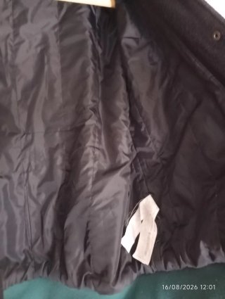 Chaqueta Zara estilo Varsity