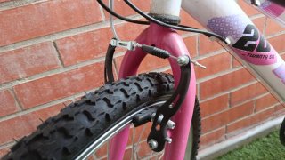 Bicicleta  blanca y rosa de 26