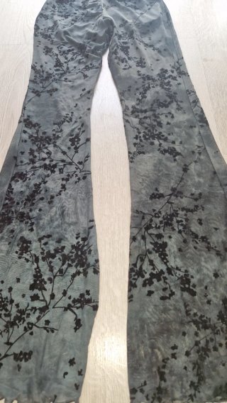 Pantalón Zara estampado floral