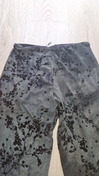 Pantalón Zara estampado floral