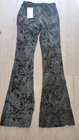 Pantalón Zara estampado floral