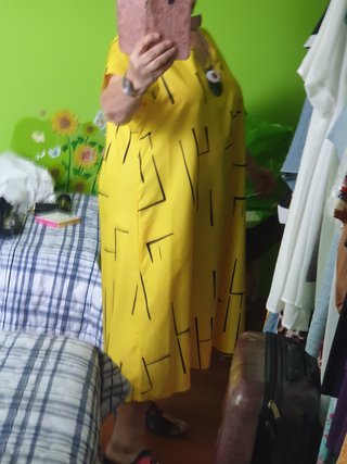 Vestido amarillo escote pico fresco talla única