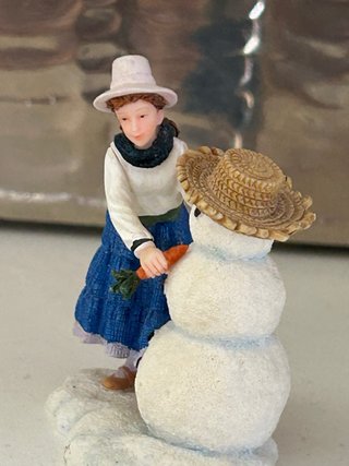 Luville Bambina con Pupazzo di Neve originale