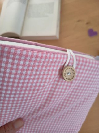 Funda de tela para libro color rosa