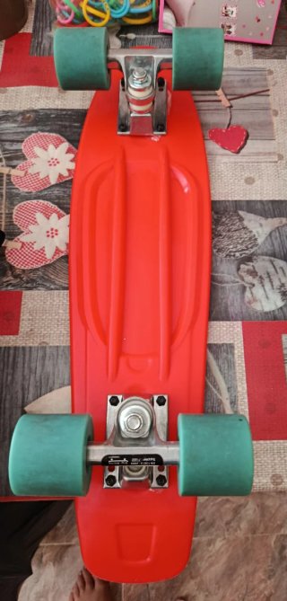 Monopatín junior rojo con ojo