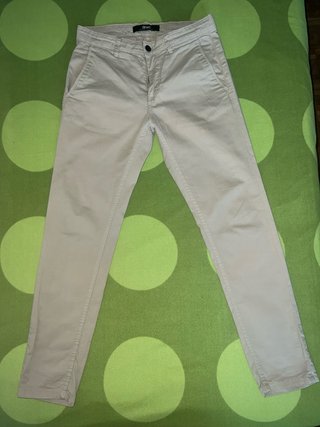 Pantalones chinos beige Zara
