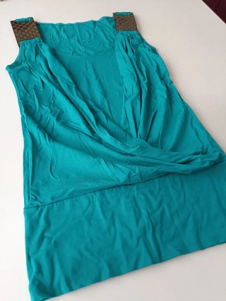 Camiseta/Vestido con adornos