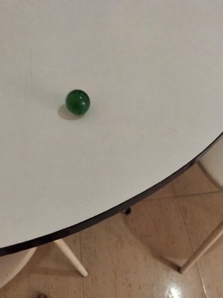 Canica verde con diseño
