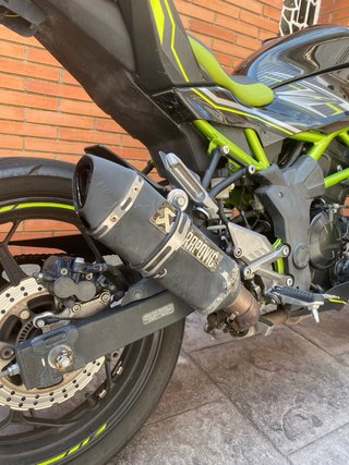 Kawasaki Z125 Negra y Verde