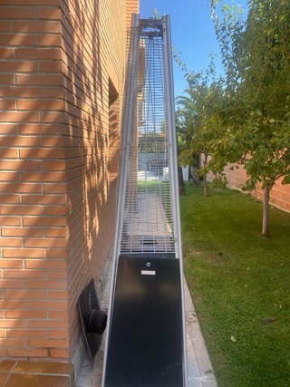 Chimenea exterior piramidal
