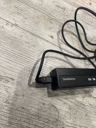 Cargador Shimano Di2 SM-BCR2