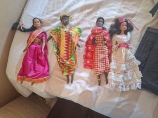Muñecas Barbie Dolls of the World (1990s)