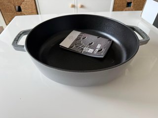 Olla Staub Hierro Forjado 28cm Gris Nueva