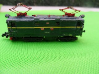 LOCOMOTORA 1000 RENFE MOTORIZADA CON MINITRIX ESCA