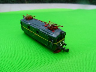 LOCOMOTORA 1000 RENFE MOTORIZADA CON MINITRIX ESCA