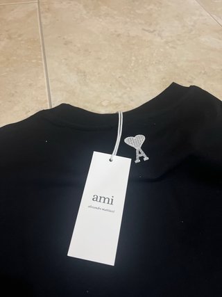 Camiseta AMI Paris Negra Logo Box